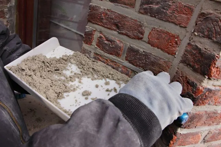 Rejointoiement de mur en brique au mortier de chaux - Ancra Façade